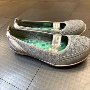 Skechers Gray Flats with Elastic Strap and Cushioned Insoles